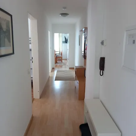 Haus Allerbrücke Apartamento *